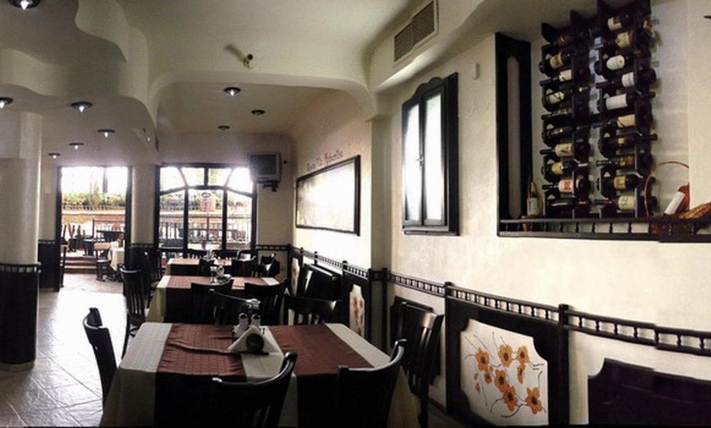 Ambaritsa Hotel Gorna Oryahovitsa Bagian luar foto