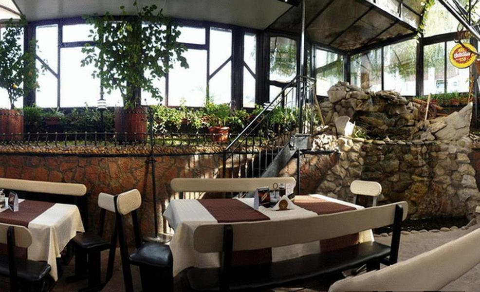 Ambaritsa Hotel Gorna Oryahovitsa Bagian luar foto