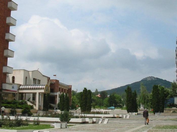 Ambaritsa Hotel Gorna Oryahovitsa Bagian luar foto